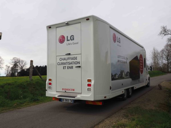 Vans Chardron véhicule événementiel avec extensions 30m²